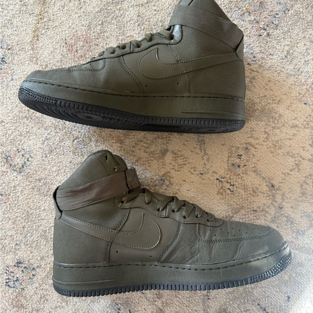 Nike Air Force 1 High “Olive / Cargo Khaki” – 2010 Release